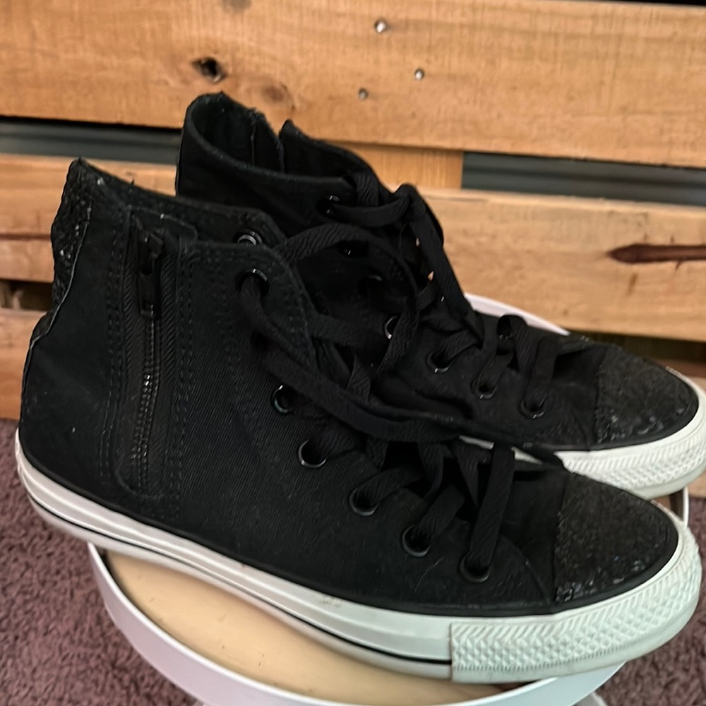 Converse, high tops
